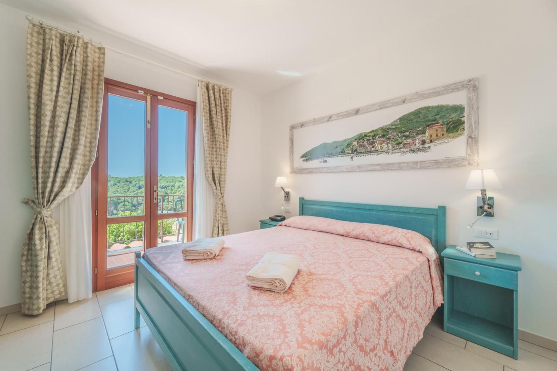 Hotel Lo Scirocco Fetovaia Bagian luar foto