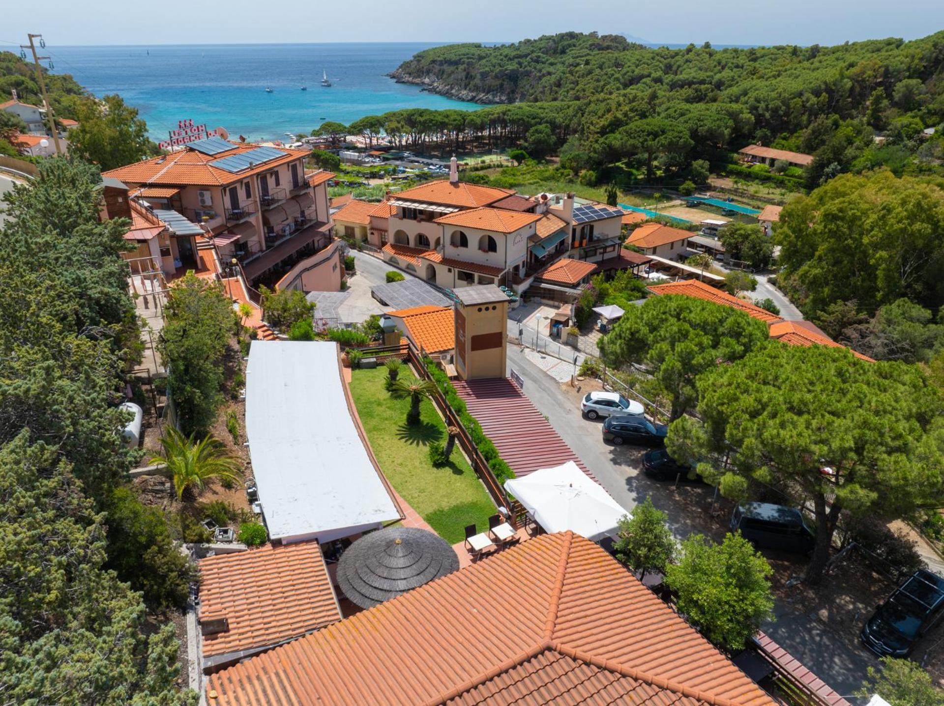 Hotel Lo Scirocco Fetovaia Bagian luar foto