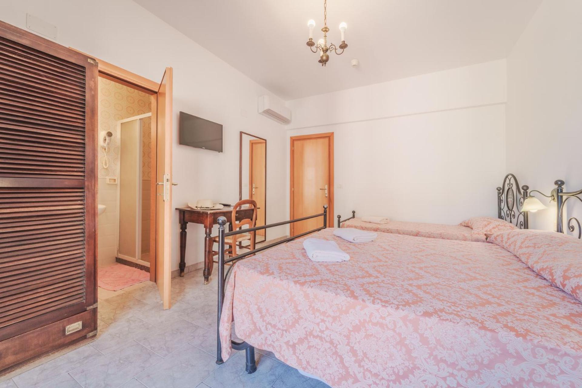 Hotel Lo Scirocco Fetovaia Bagian luar foto