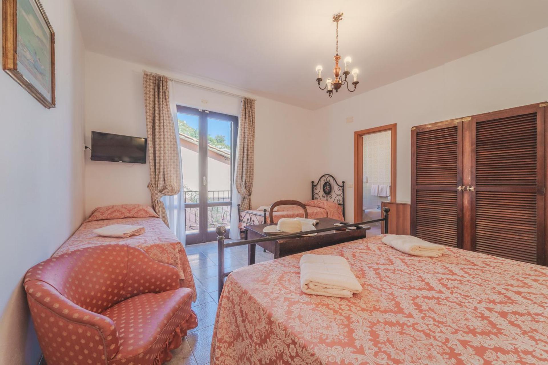 Hotel Lo Scirocco Fetovaia Bagian luar foto