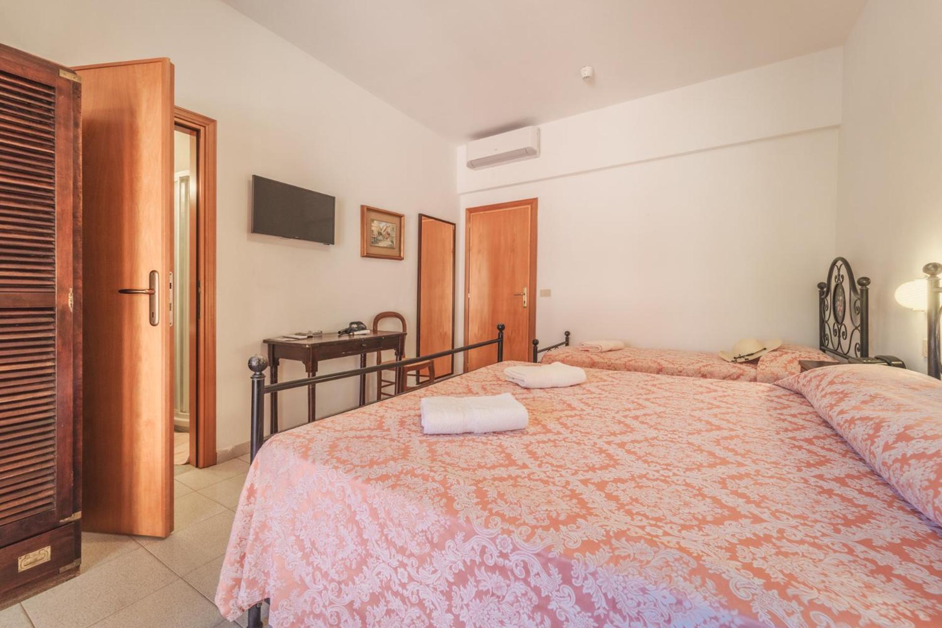 Hotel Lo Scirocco Fetovaia Bagian luar foto
