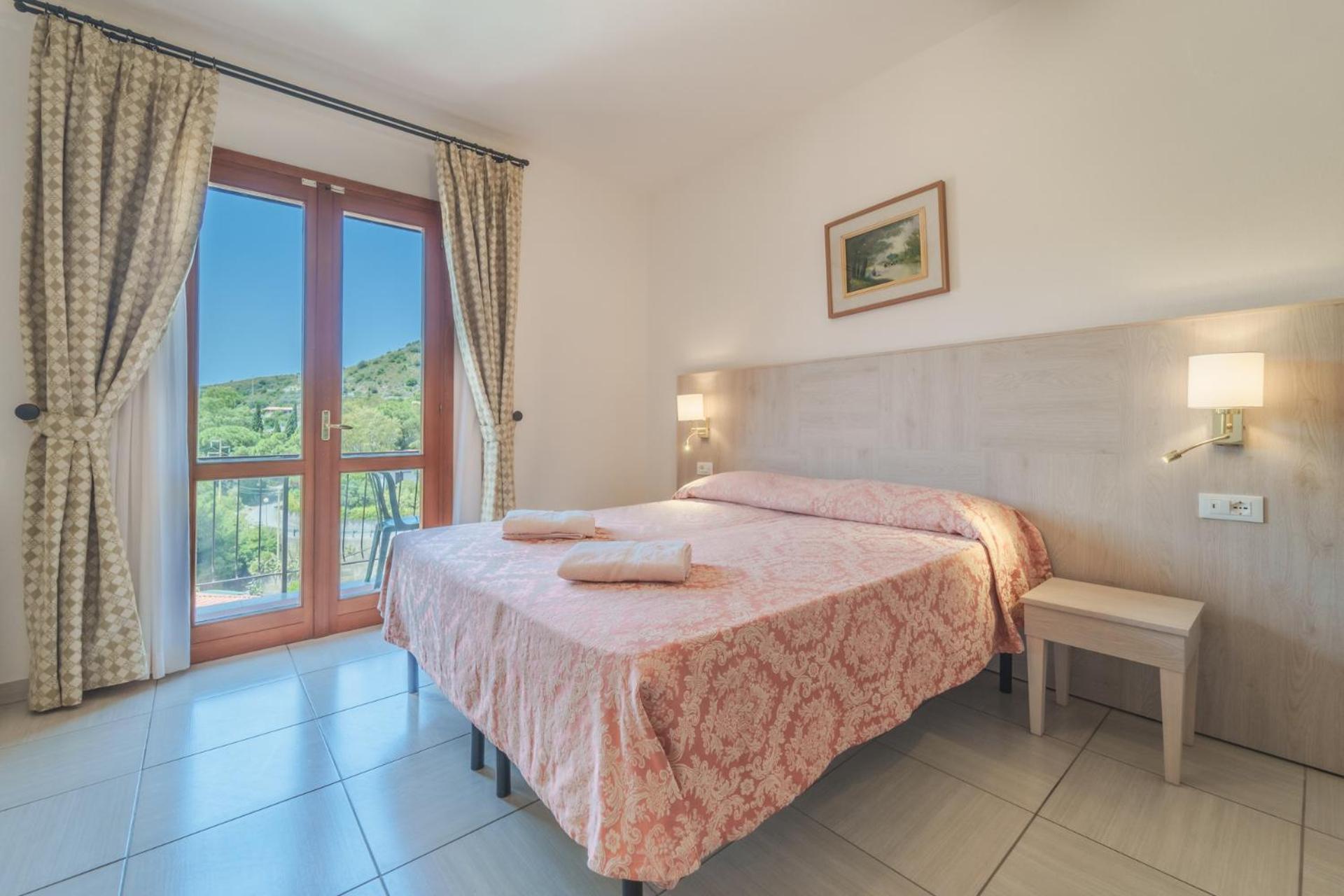 Hotel Lo Scirocco Fetovaia Bagian luar foto