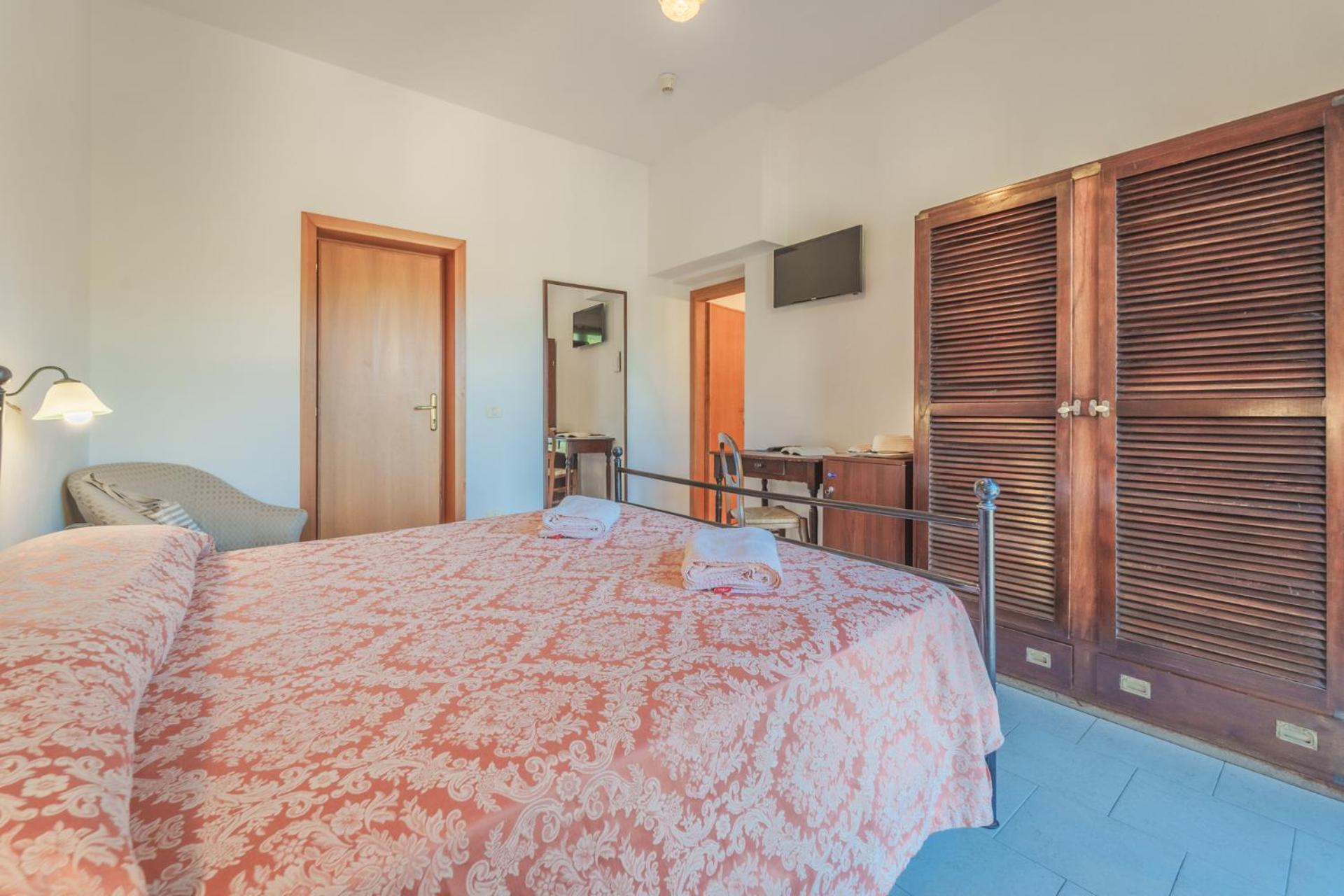 Hotel Lo Scirocco Fetovaia Bagian luar foto