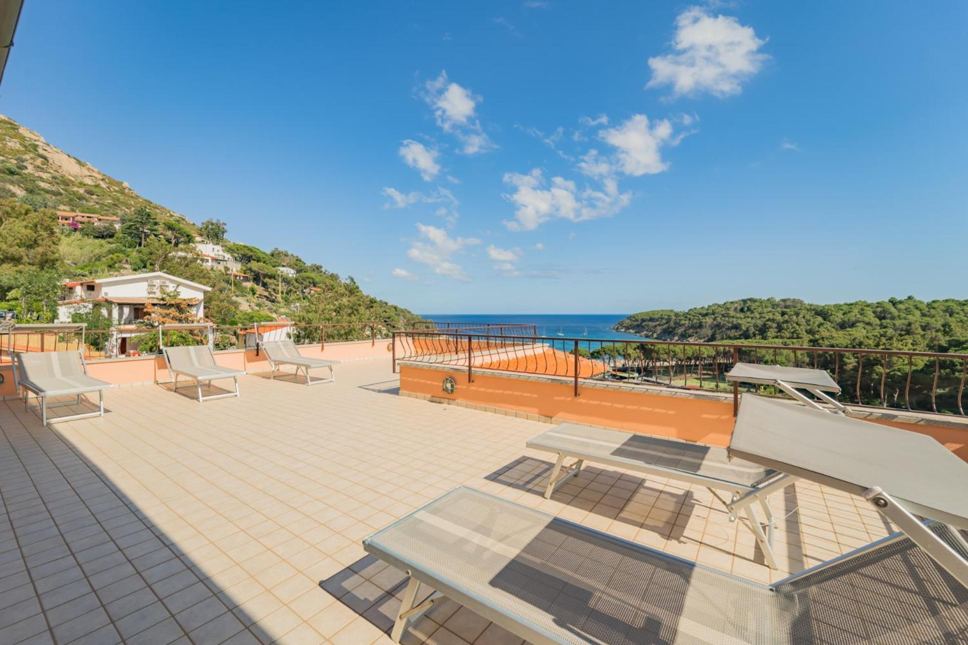 Hotel Lo Scirocco Fetovaia Bagian luar foto