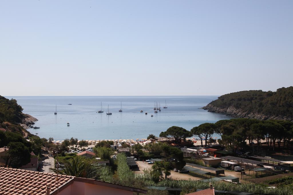 Hotel Lo Scirocco Fetovaia Bagian luar foto