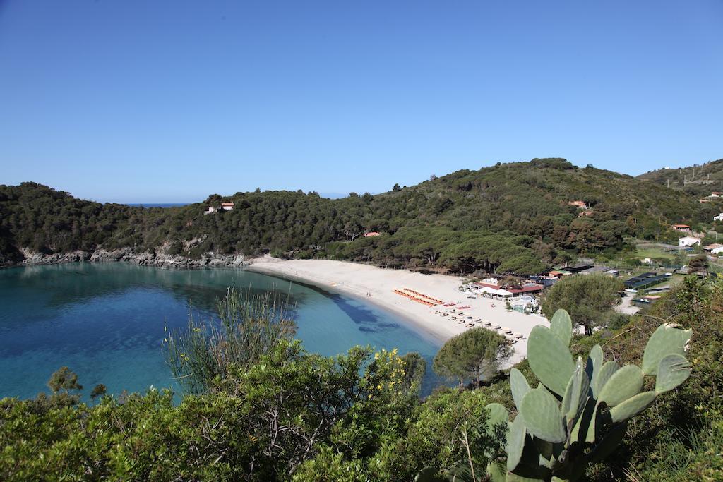 Hotel Lo Scirocco Fetovaia Bagian luar foto