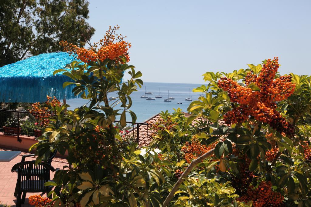 Hotel Lo Scirocco Fetovaia Bagian luar foto